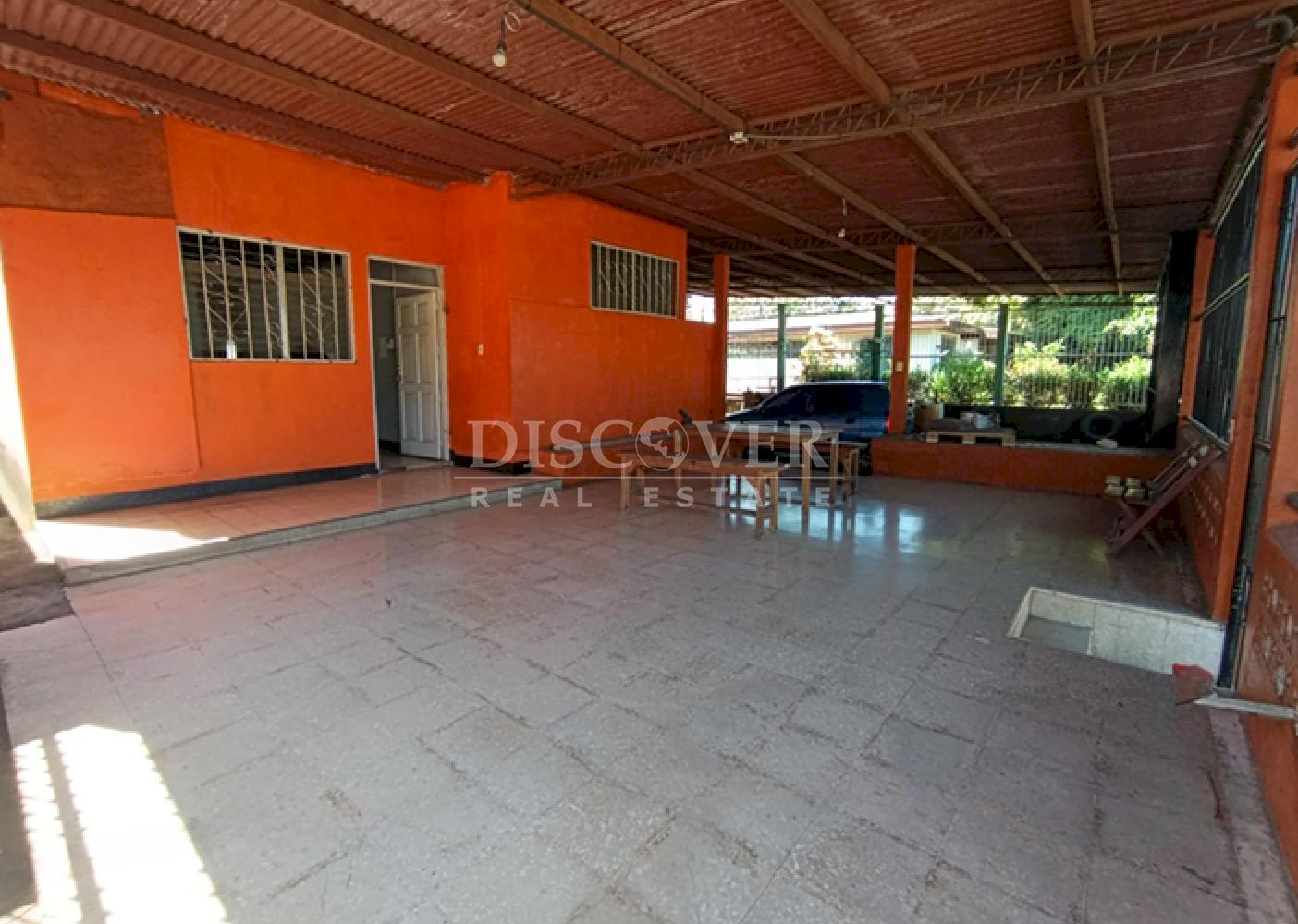 House with versatile spaces for sale/rent in Las Brisas