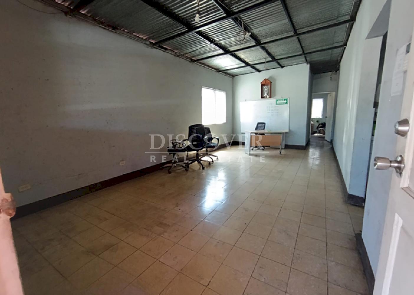 House with versatile spaces for sale/rent in Las Brisas