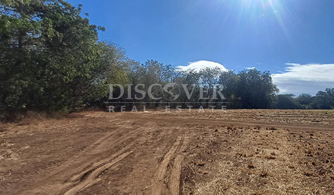 Land for sale, ideal for development on the Masaya to Tipitapa highway 
