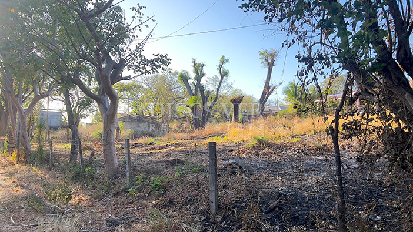 Lot for sale on Carretera Sur 