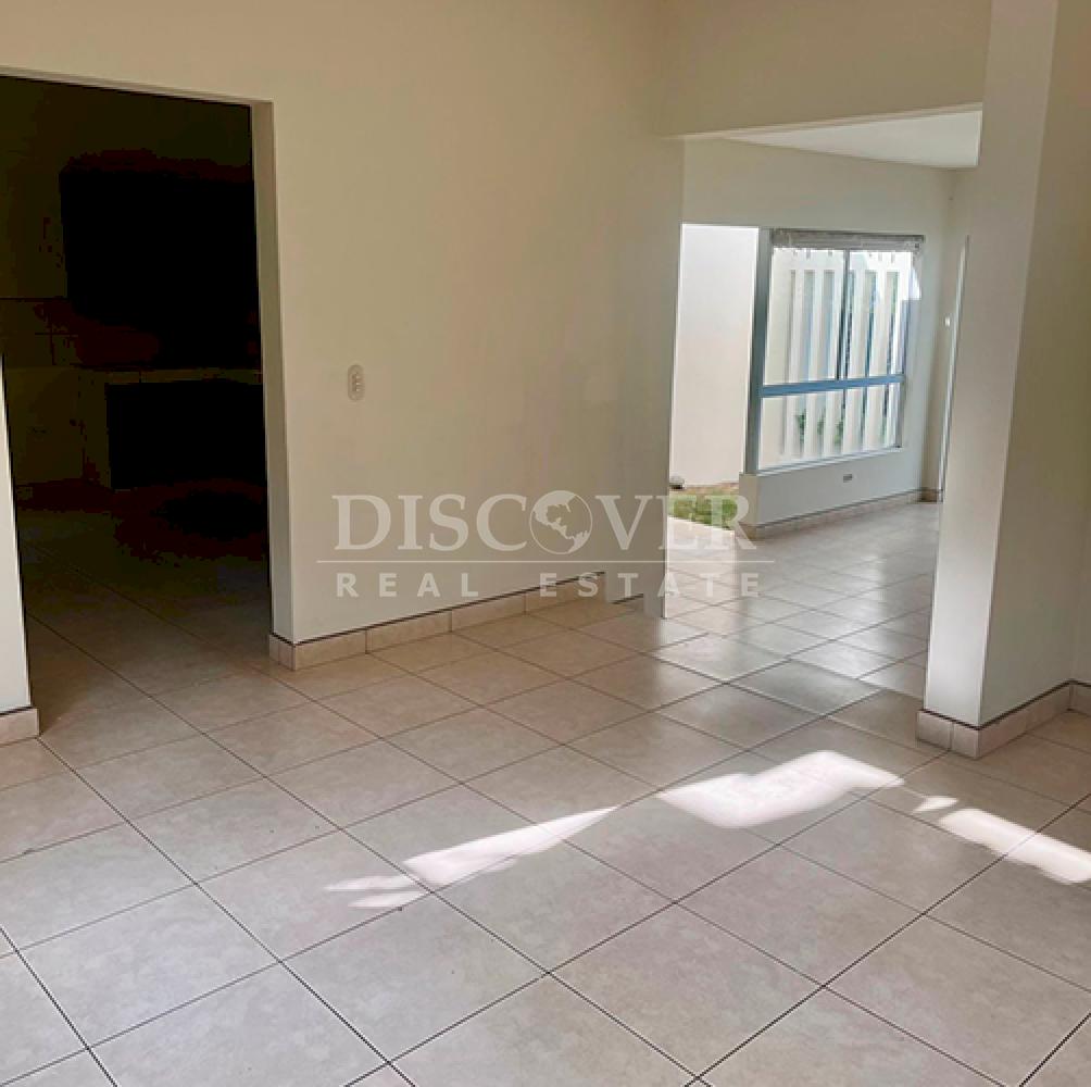 Comfortable house for rent on Carretera Sur