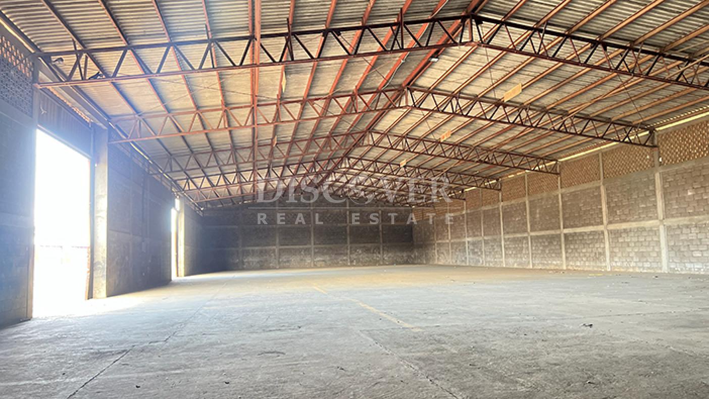 Warehouse for rent on Carretera Norte