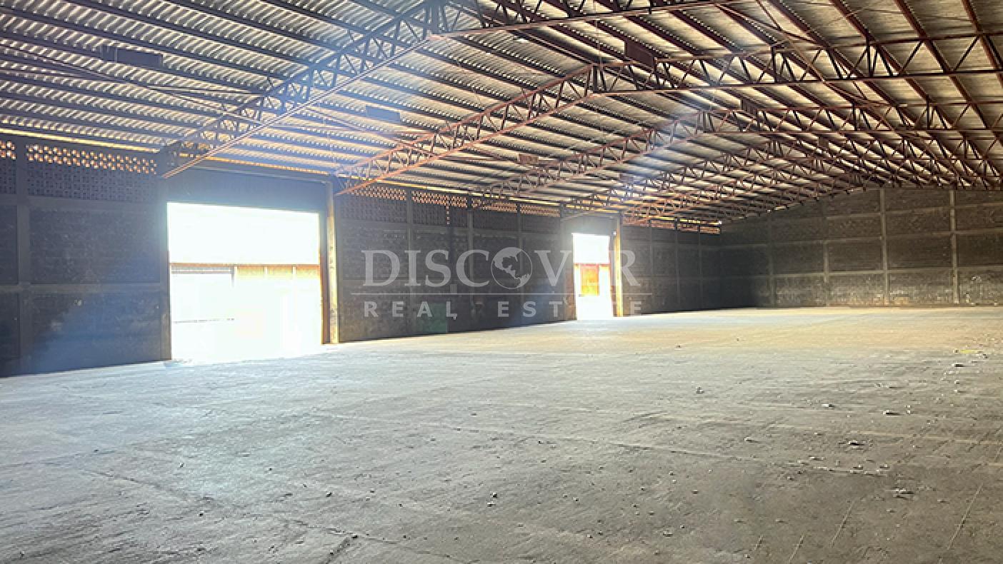 Warehouse for rent on Carretera Norte
