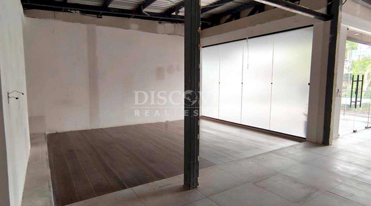  Unit for Rent – Shopping Center in Santo Domingo
