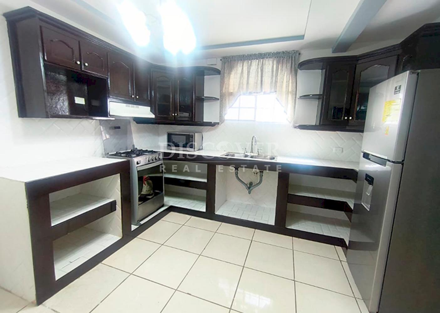  Townhouses for rent in Altamira - Private complex