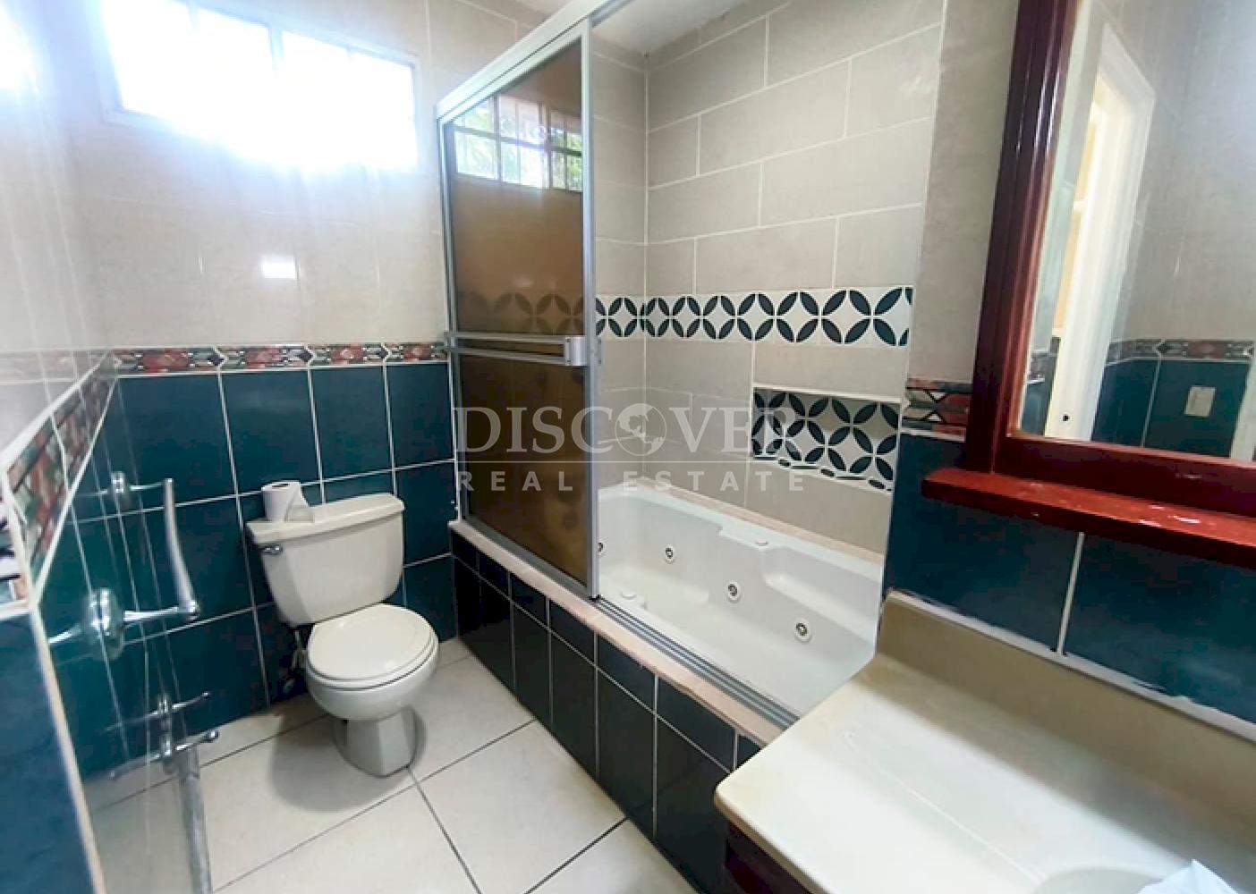  Townhouses for rent in Altamira - Private complex