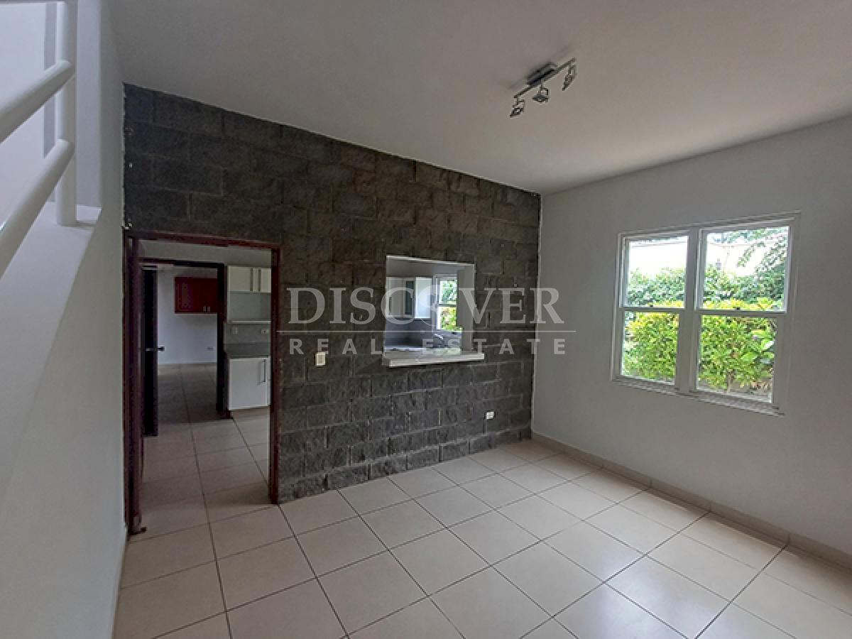  House for sale in condominium area in Villa Fontana