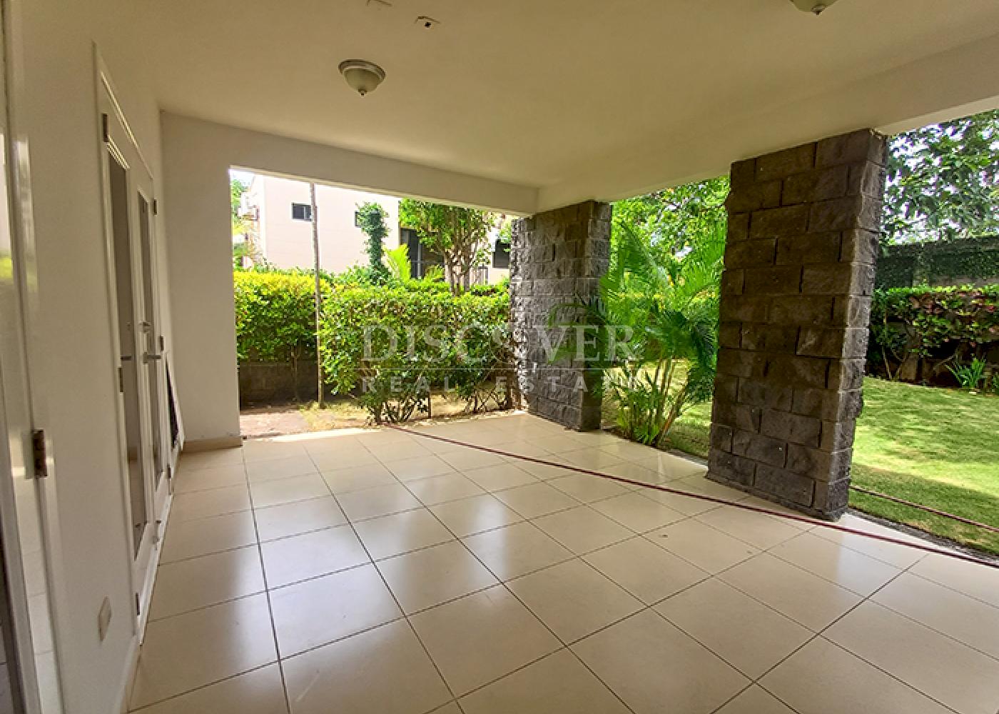  House for sale in condominium area in Villa Fontana