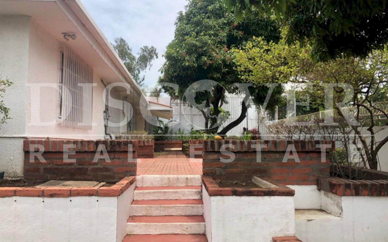  Large and comfortable house for rent in Las Sierritas de Santo Domingo