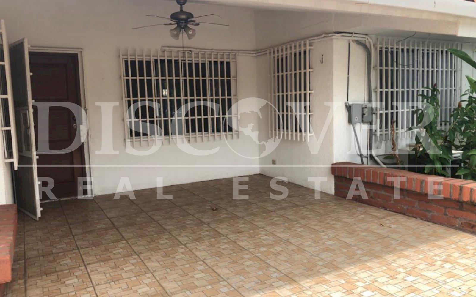  Large and comfortable house for rent in Las Sierritas de Santo Domingo