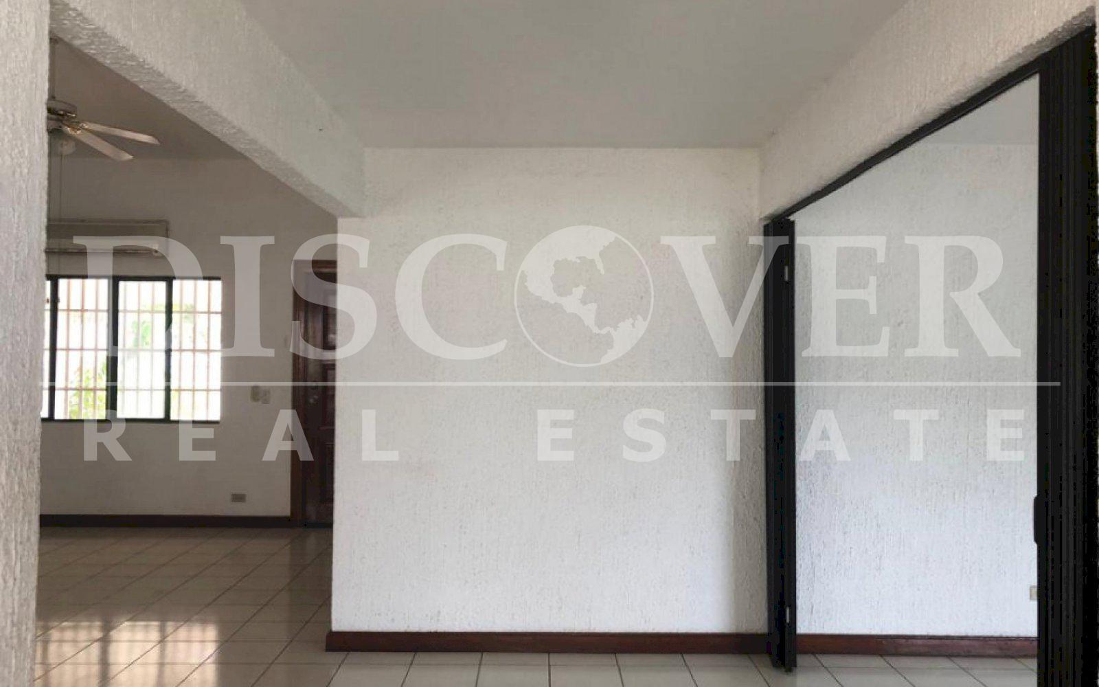  Large and comfortable house for rent in Las Sierritas de Santo Domingo