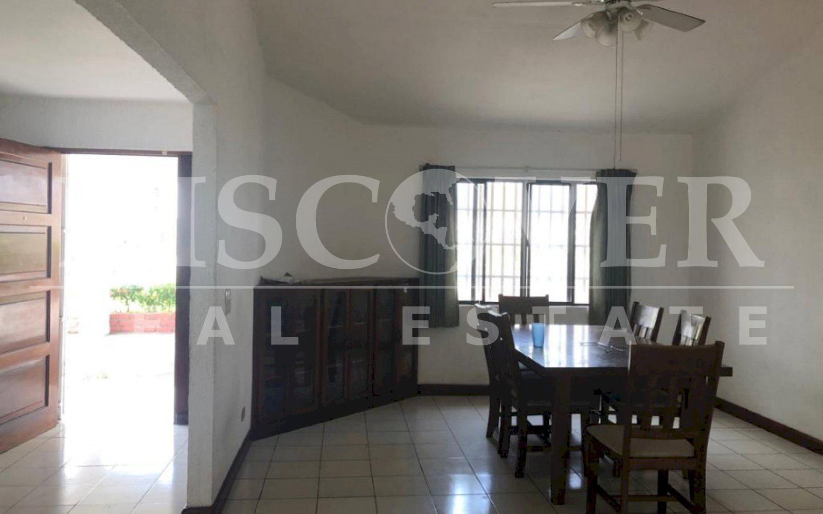  Large and comfortable house for rent in Las Sierritas de Santo Domingo