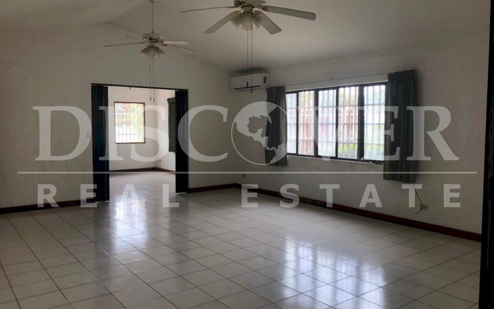  Large and comfortable house for rent in Las Sierritas de Santo Domingo