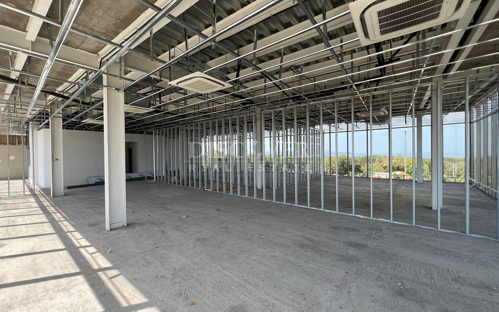  Office Modules for Rent on the Jean Paul Genie Runway ID 12574