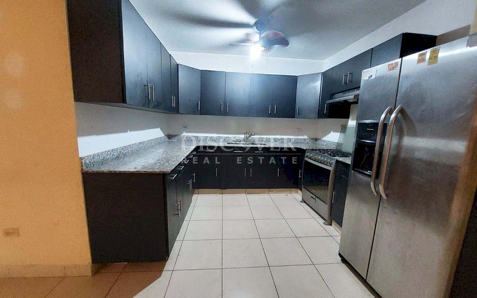  HOUSE FOR SALE IN RESIDENTIAL VILLA FRANCA