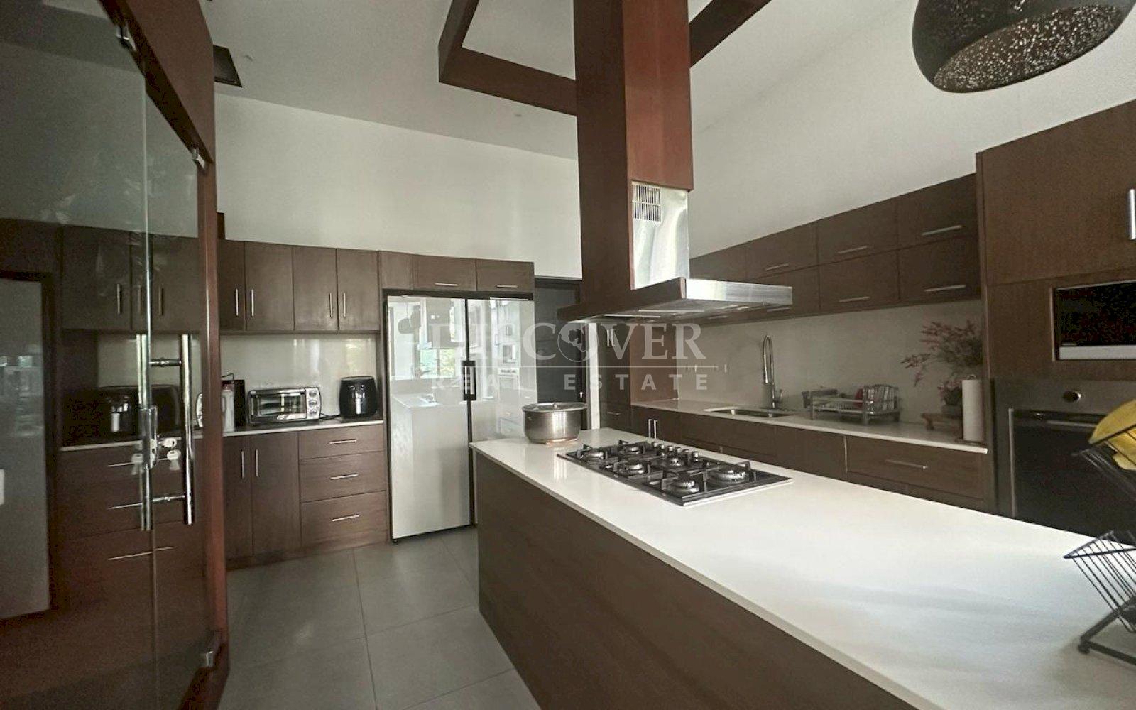  House for rent and sale in Villa Fontana