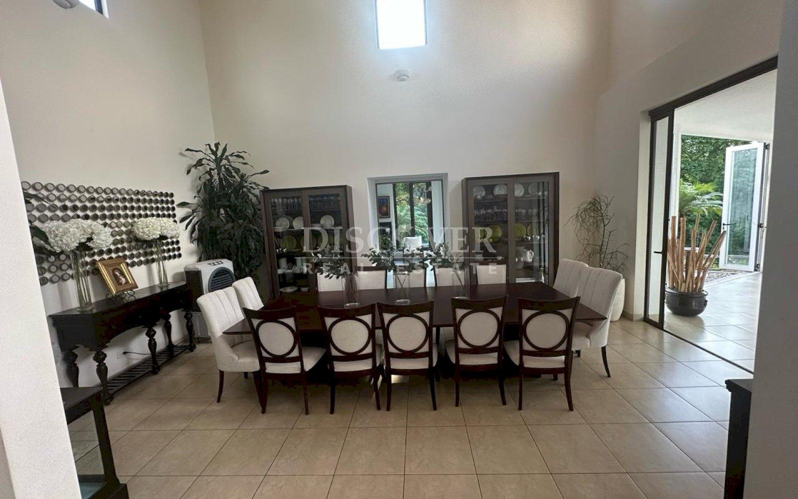  House for rent and sale in Villa Fontana