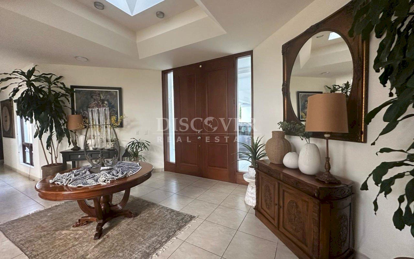  House for rent and sale in Villa Fontana