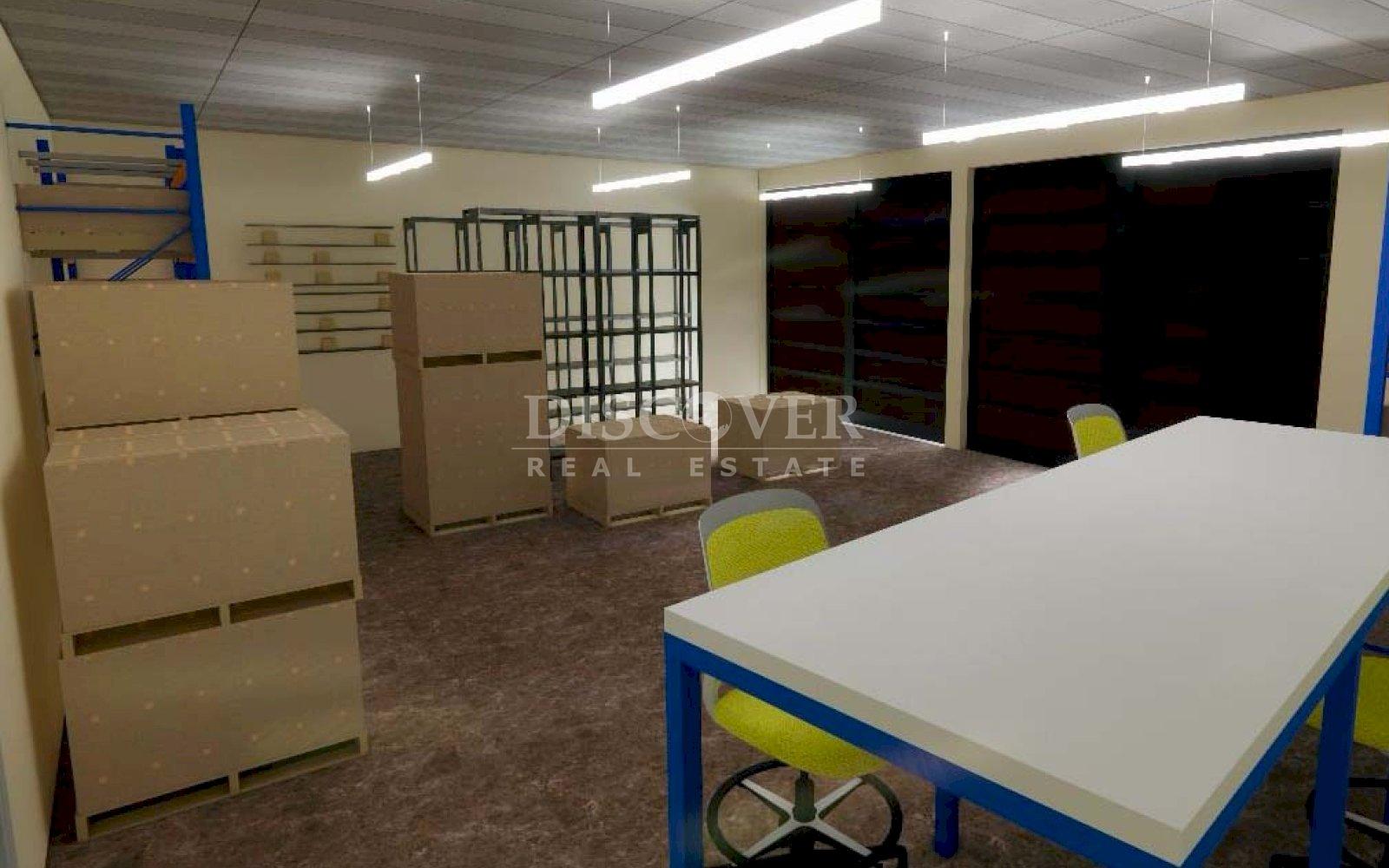  House for sale with utility for business, offices or warehouse