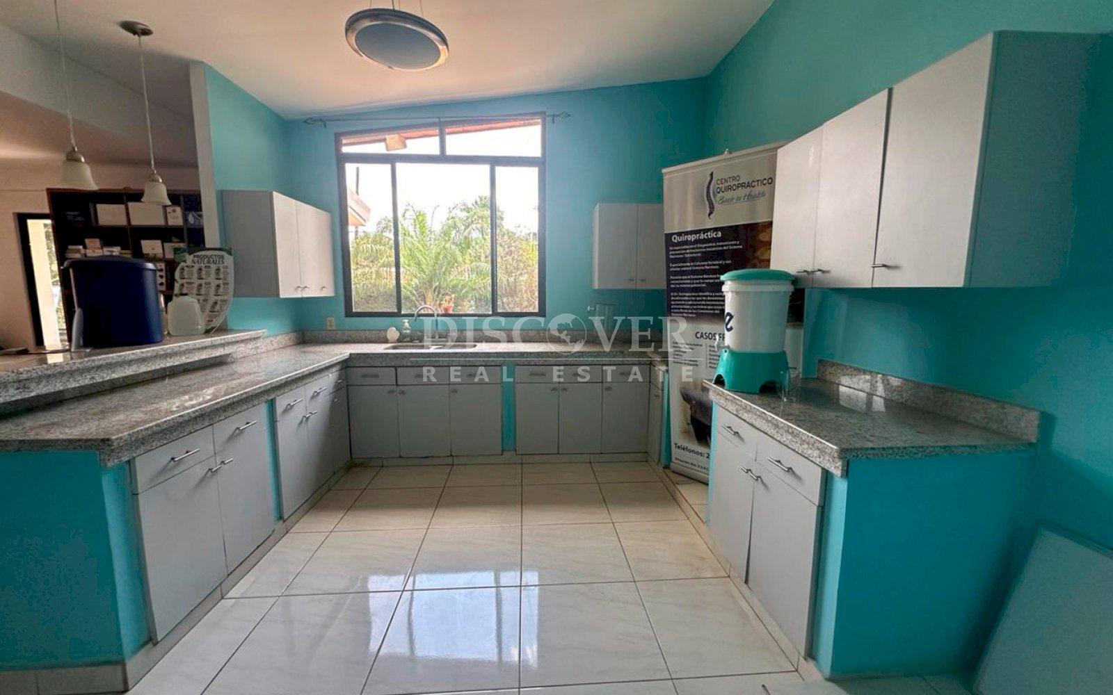  2 houses for sale on the same lot in Las Colinas