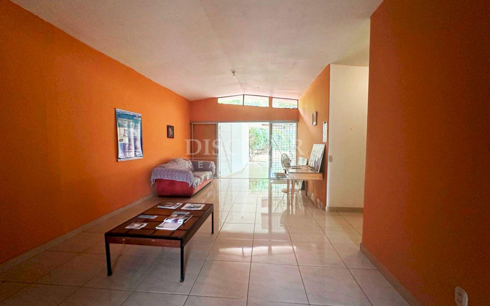  2 houses for sale on the same lot in Las Colinas