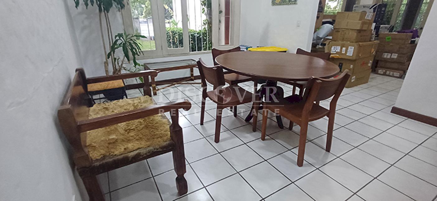  House for sale in Reparto San Juan with additional space for investment 