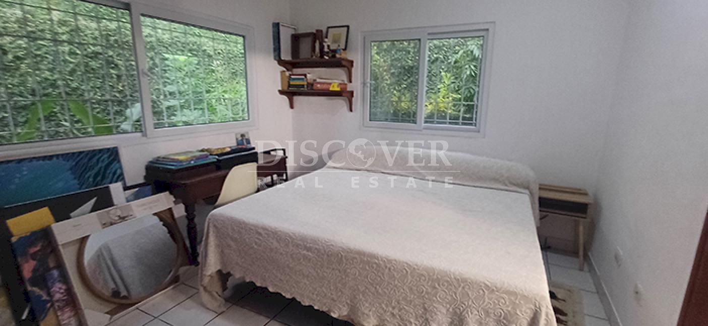  House for sale in Reparto San Juan with additional space for investment 