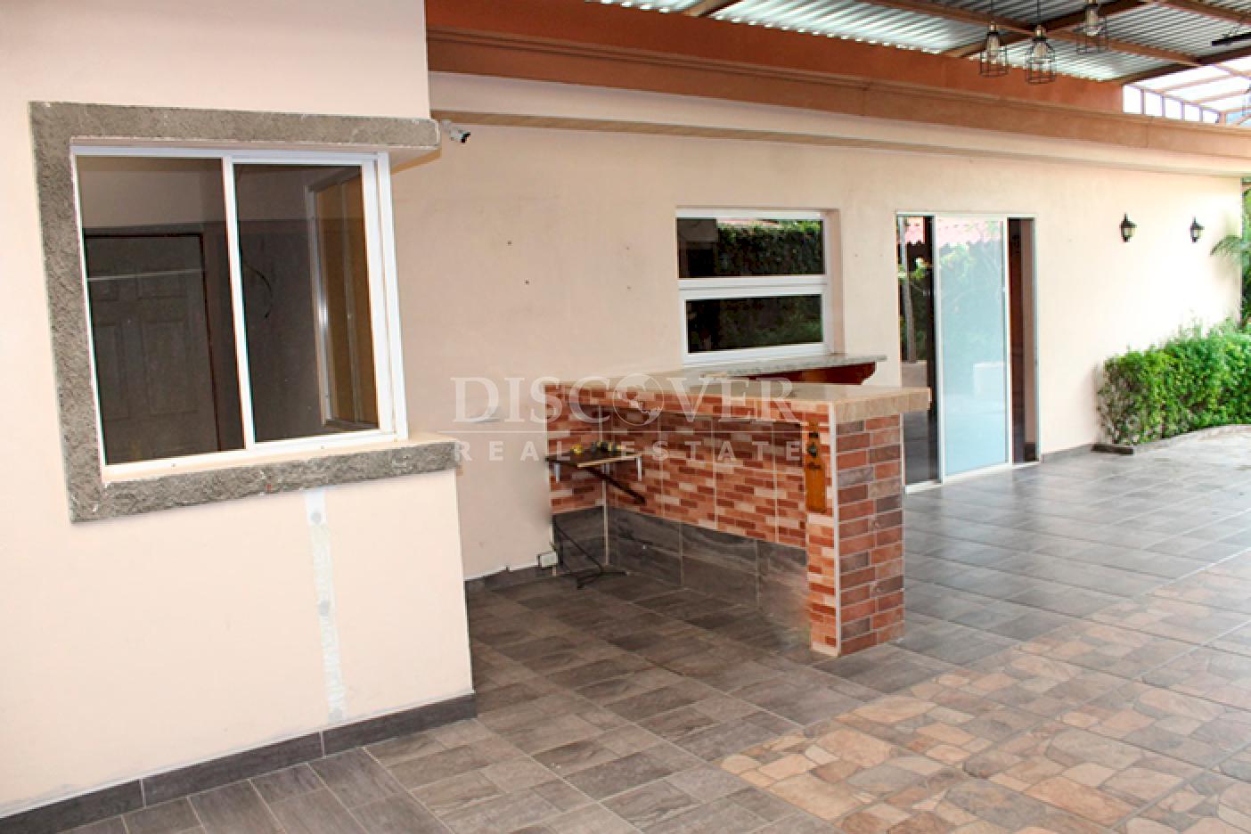 Cozy house for sale on Carretera Nueva a León 