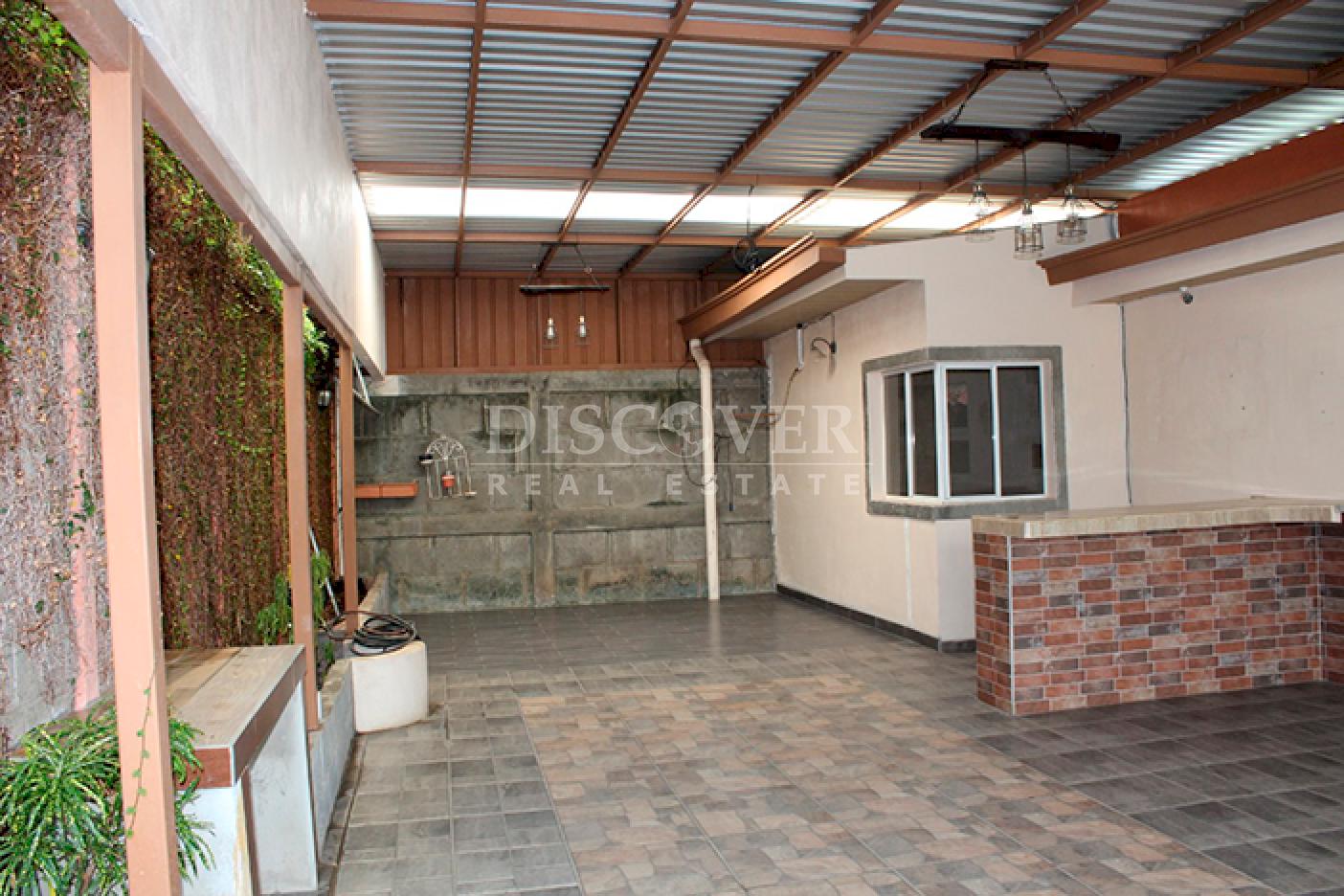 Cozy house for sale on Carretera Nueva a León 