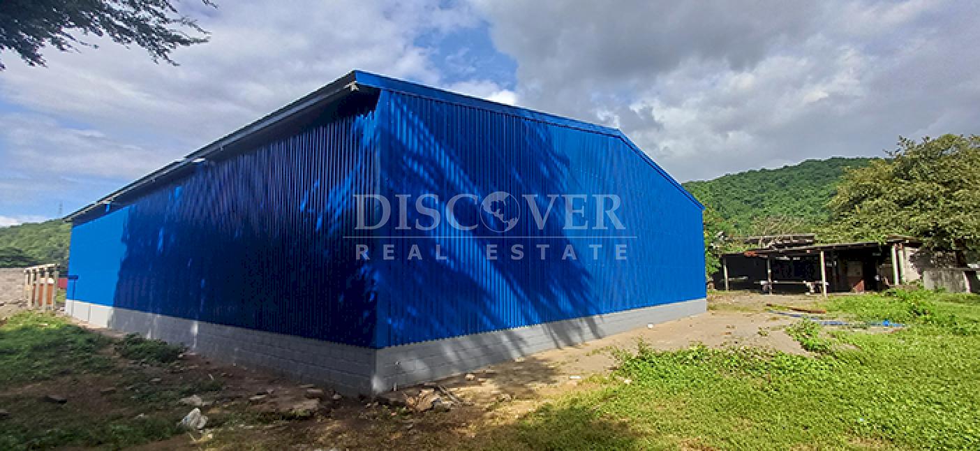 Warehouse for rent in Las Brisas 