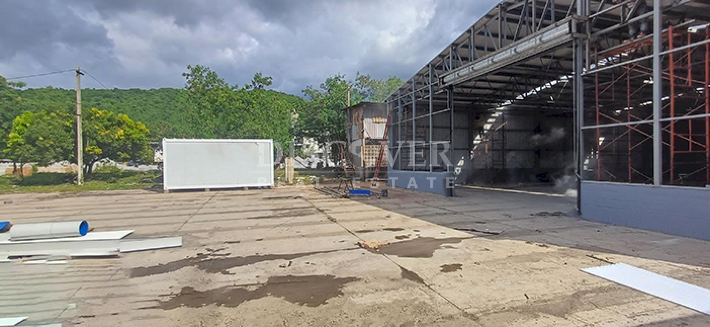 Warehouse for rent in Las Brisas 