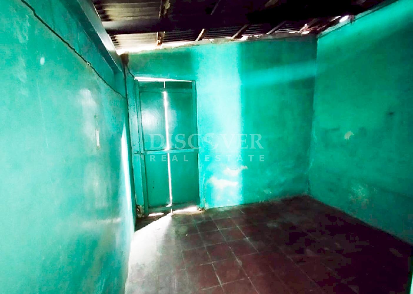 Versatile house for sale in Masaya - ideal for living or starting a business.