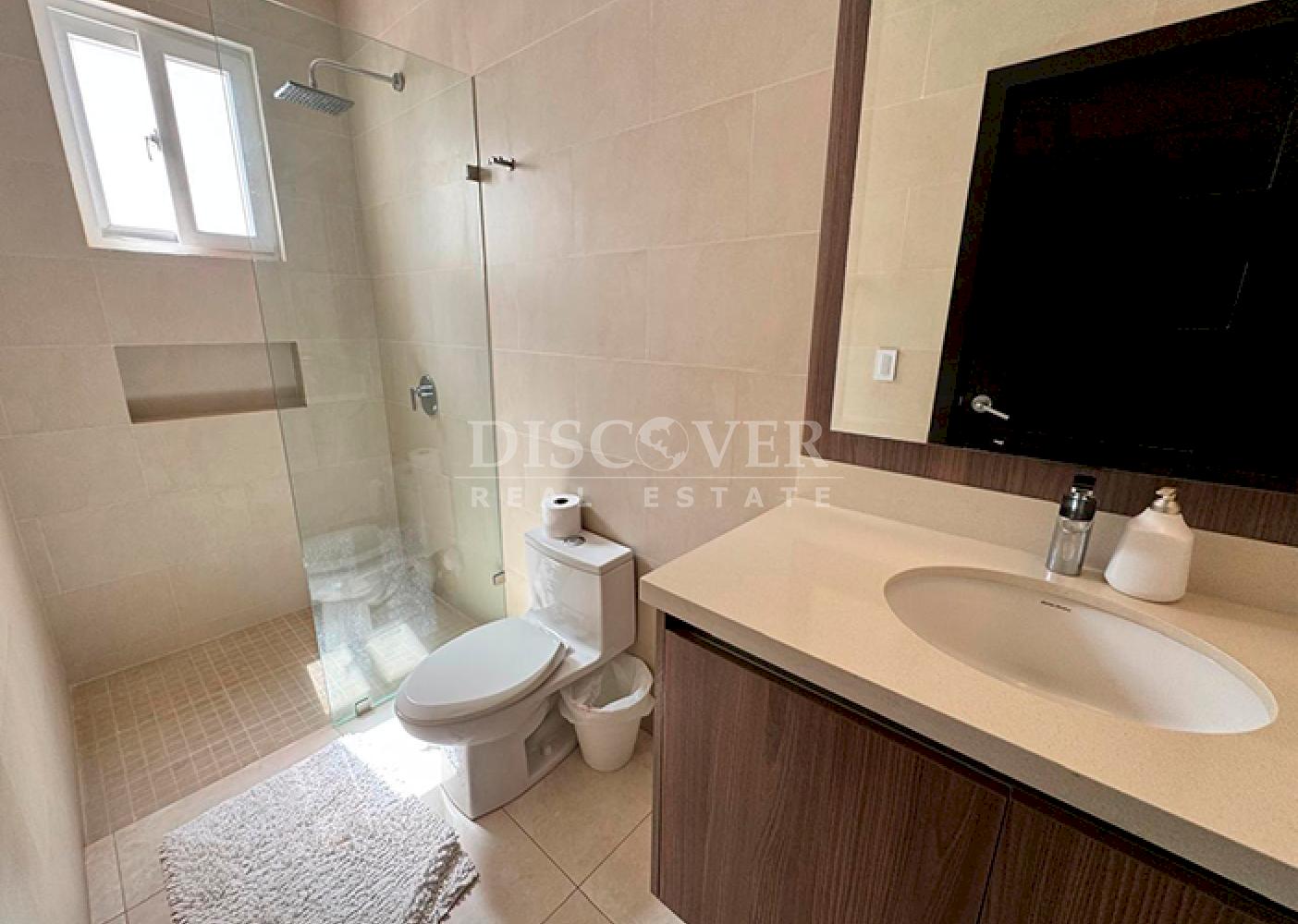 Spacious house for sale in condominium - Villa Fontana