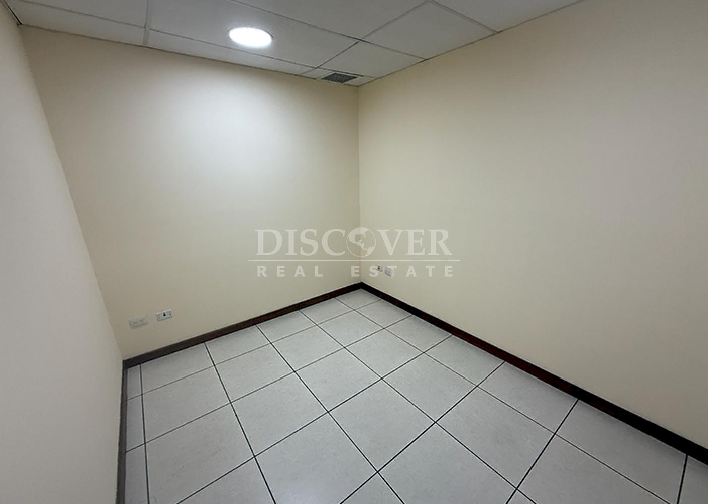 Office for rent in corporate complex in Colonia el Periodista 