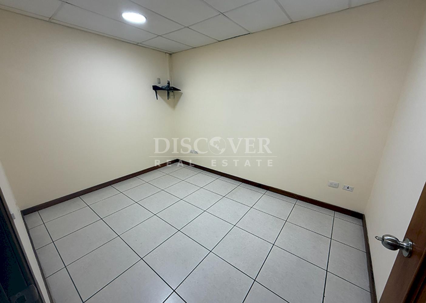 Office for rent in corporate complex in Colonia el Periodista 