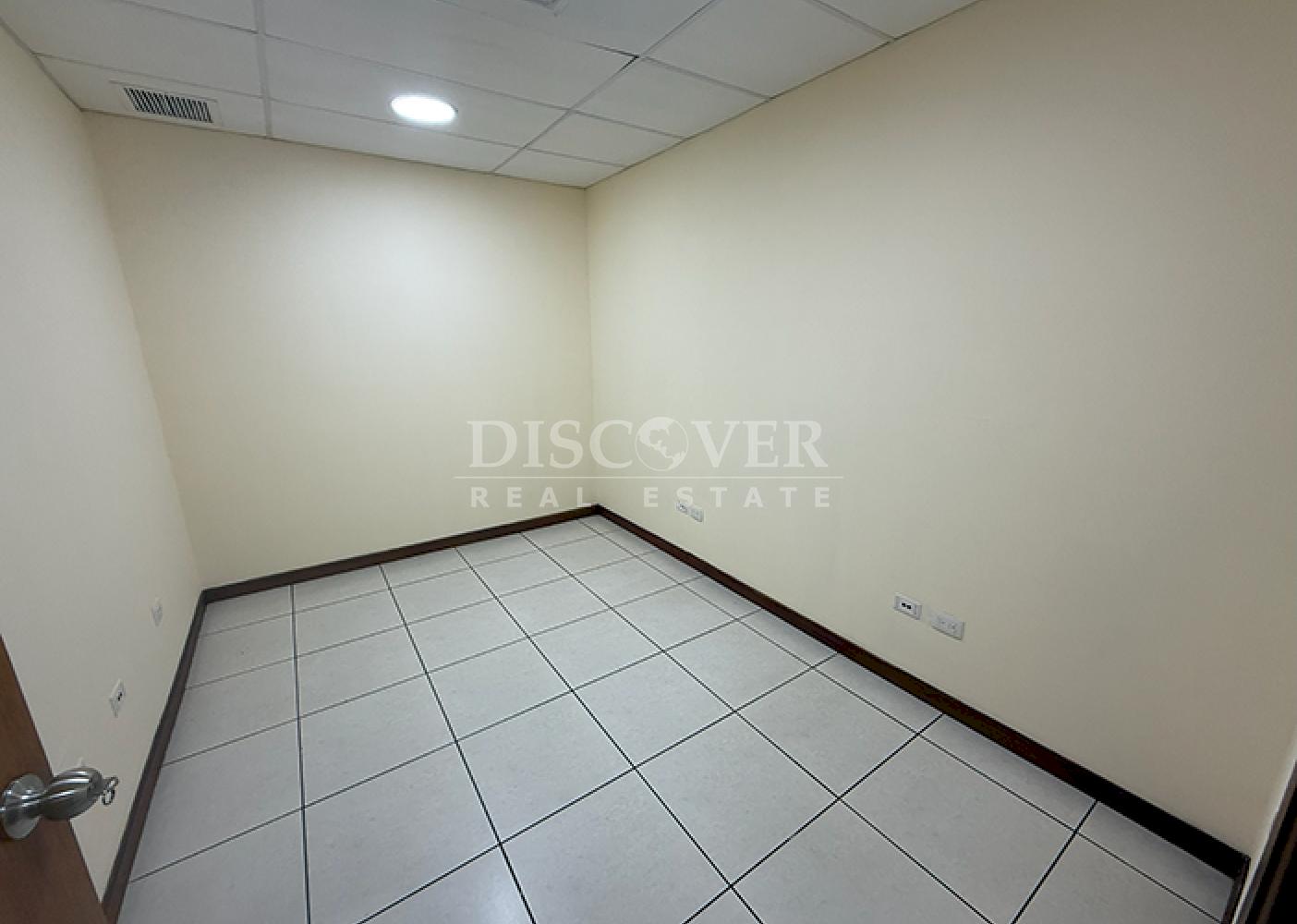 Office for rent in corporate complex in Colonia el Periodista 