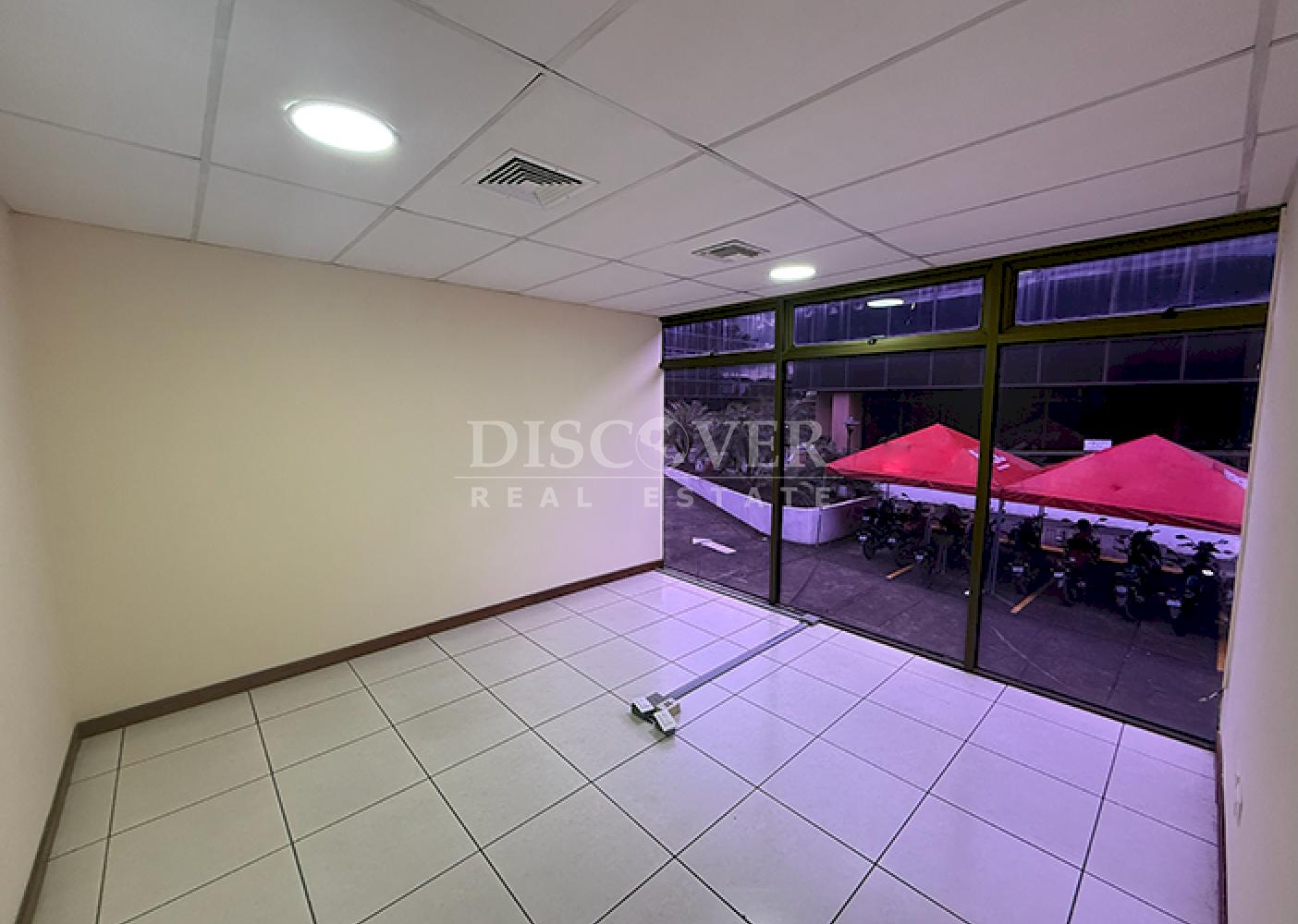 Office for rent in corporate complex in Colonia el Periodista 