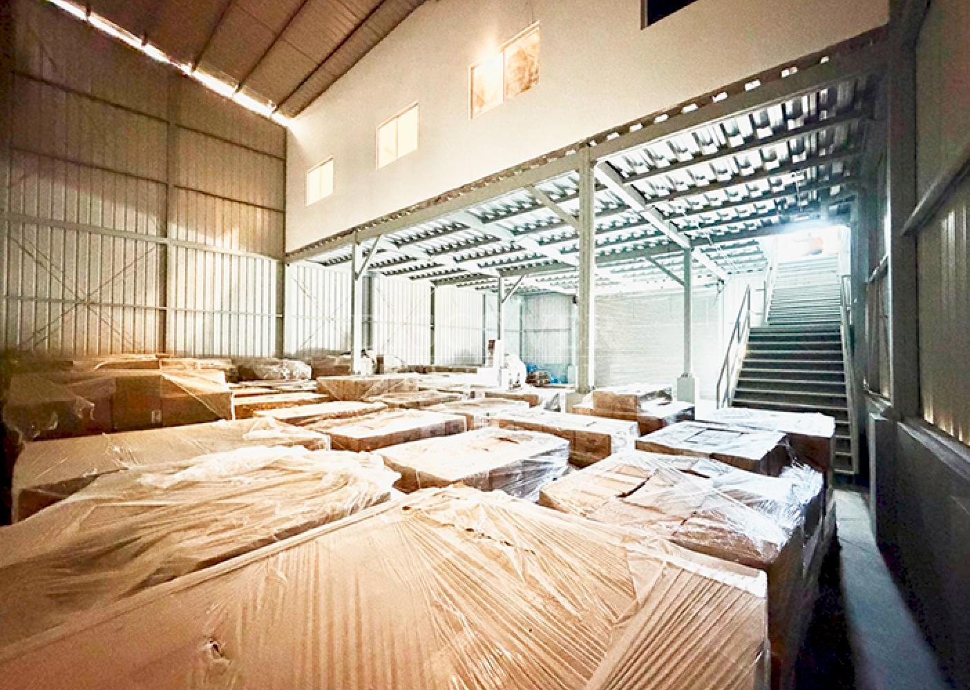  Two-story office/warehouse for rent on the road to Masaya 