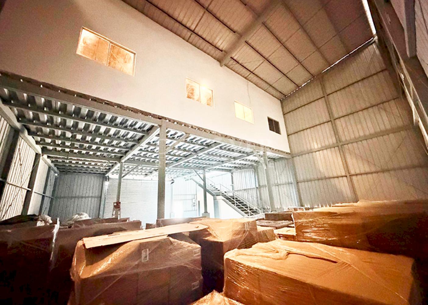  Two-story office/warehouse for rent on the road to Masaya 