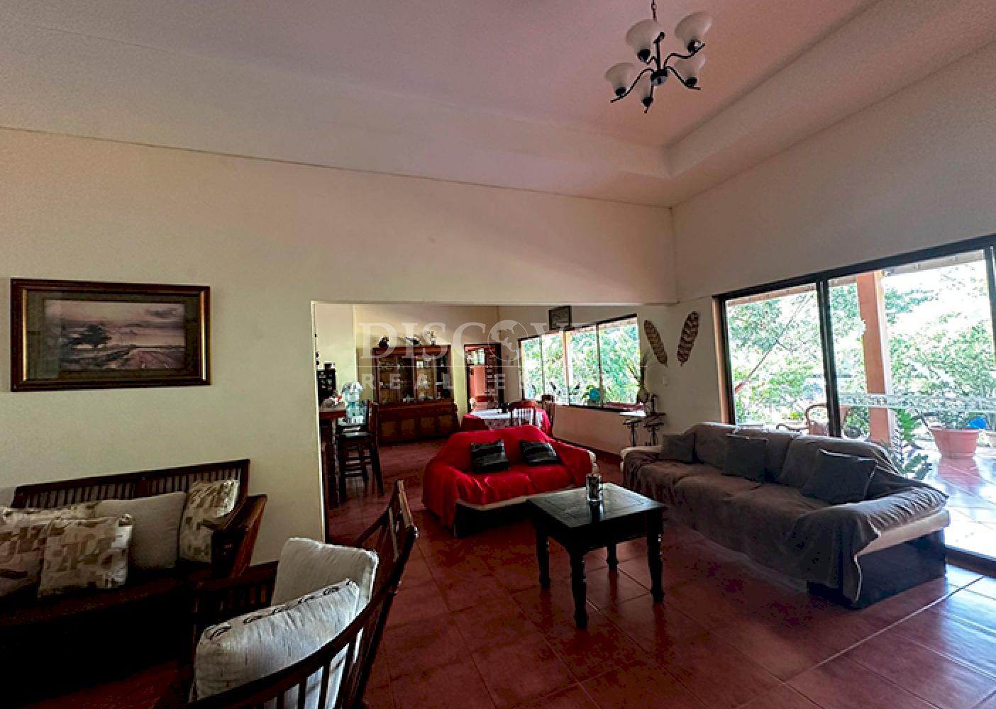  Spacious house for sale in San Isidro de La Cruz Verde
