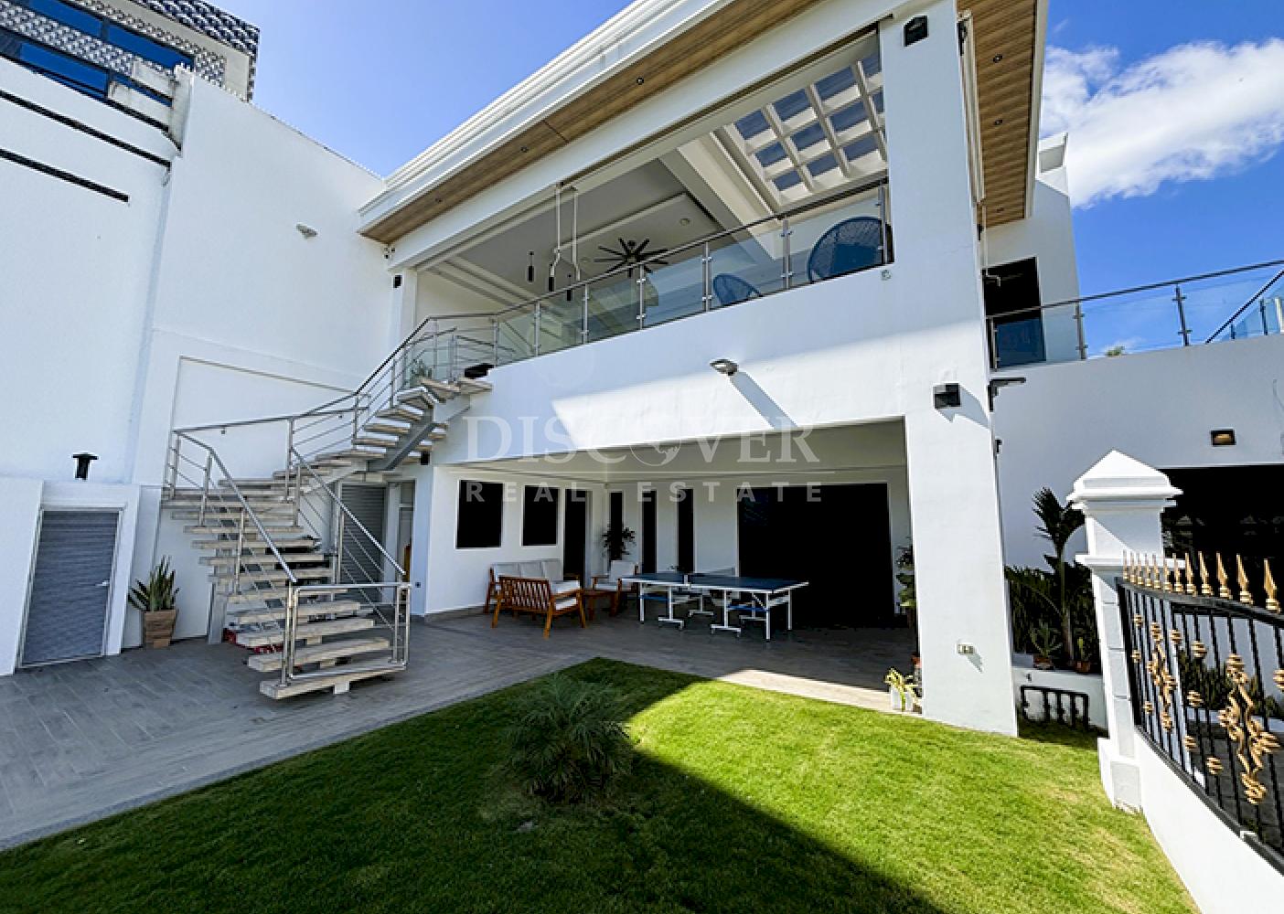  House with modern finishes for rent in Villa Fontana