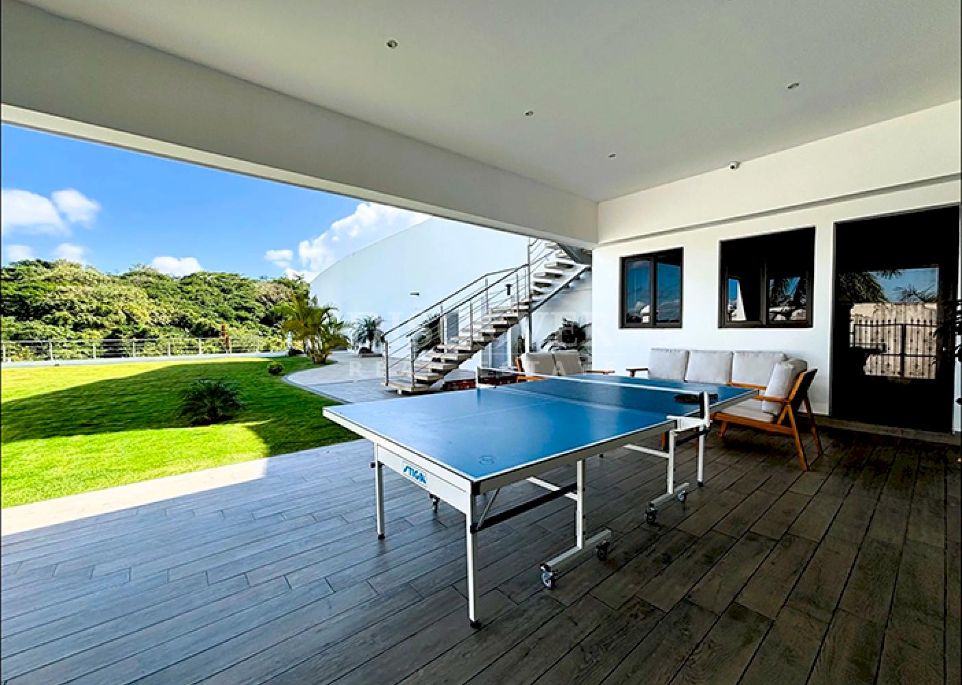  House with modern finishes for rent in Villa Fontana