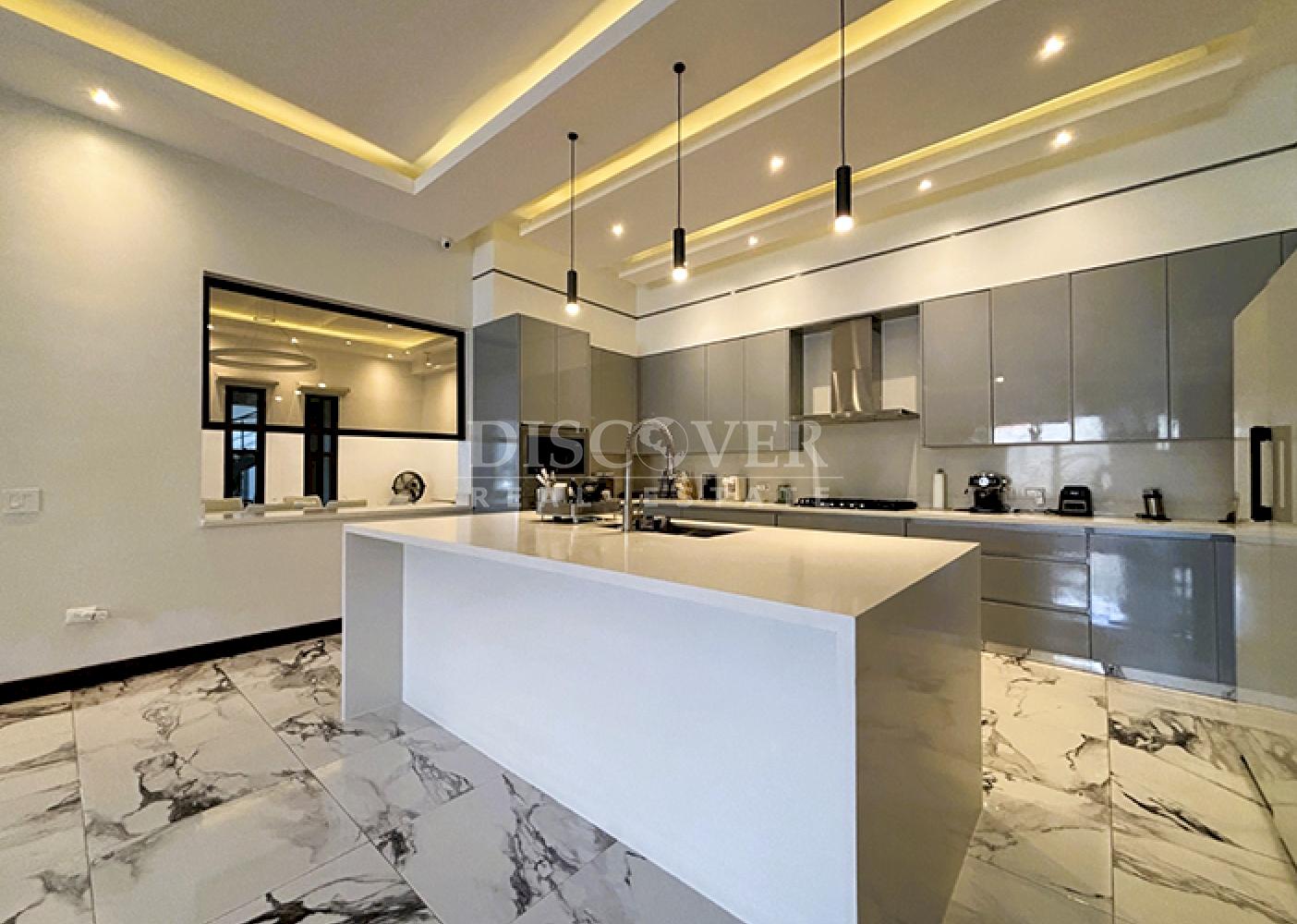  House with modern finishes for rent in Villa Fontana