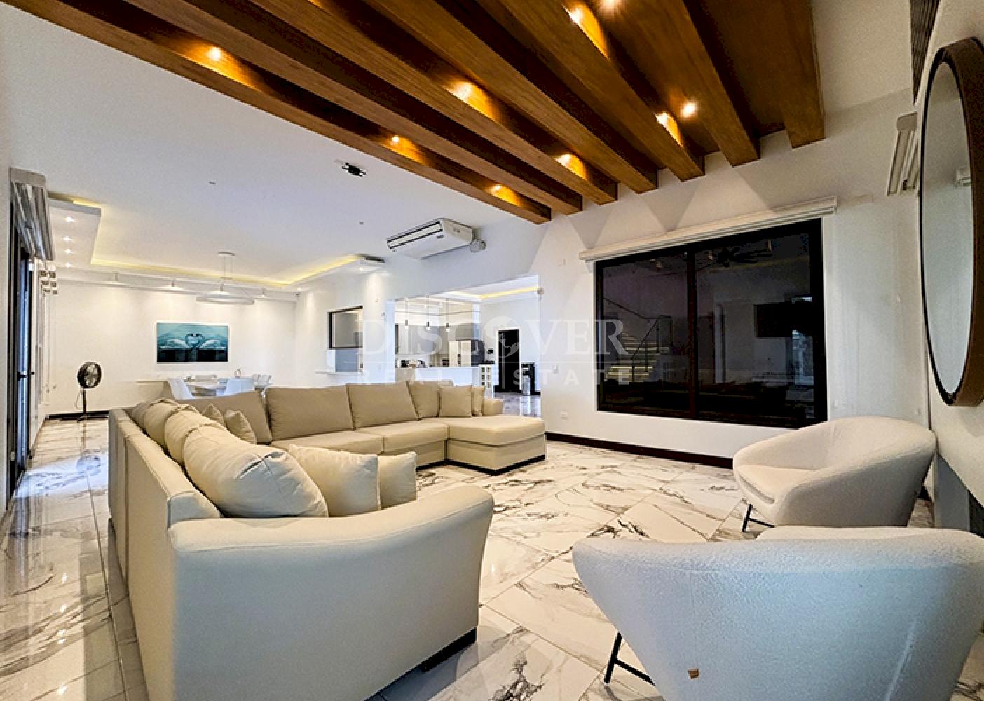  House with modern finishes for rent in Villa Fontana