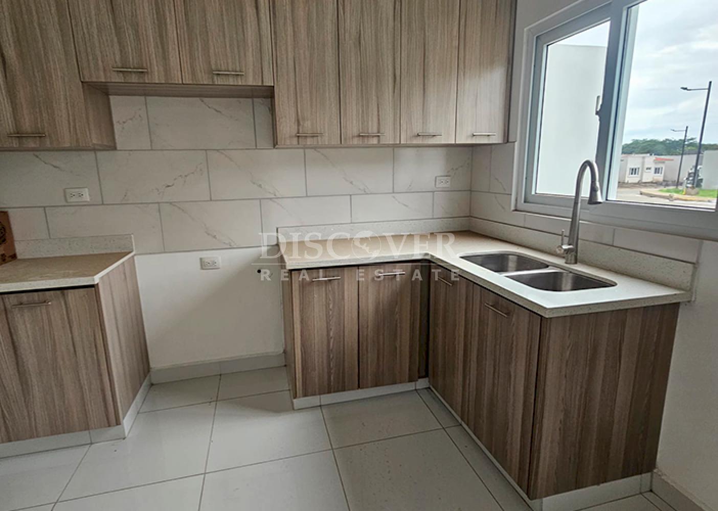  New house for rent in a private condominium in Las Colinas