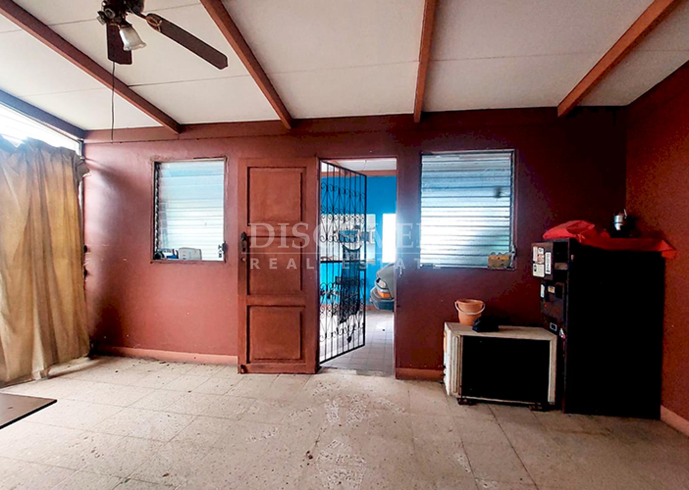  House for Sale in Las Brisas - Investment Opportunity