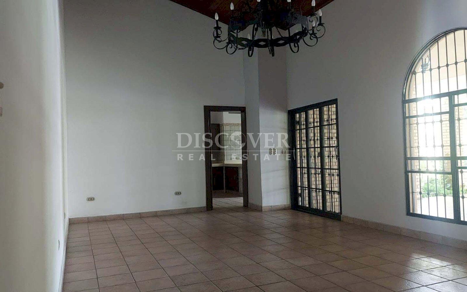  House for Sale/Rent in the Carretera Sur Residential area