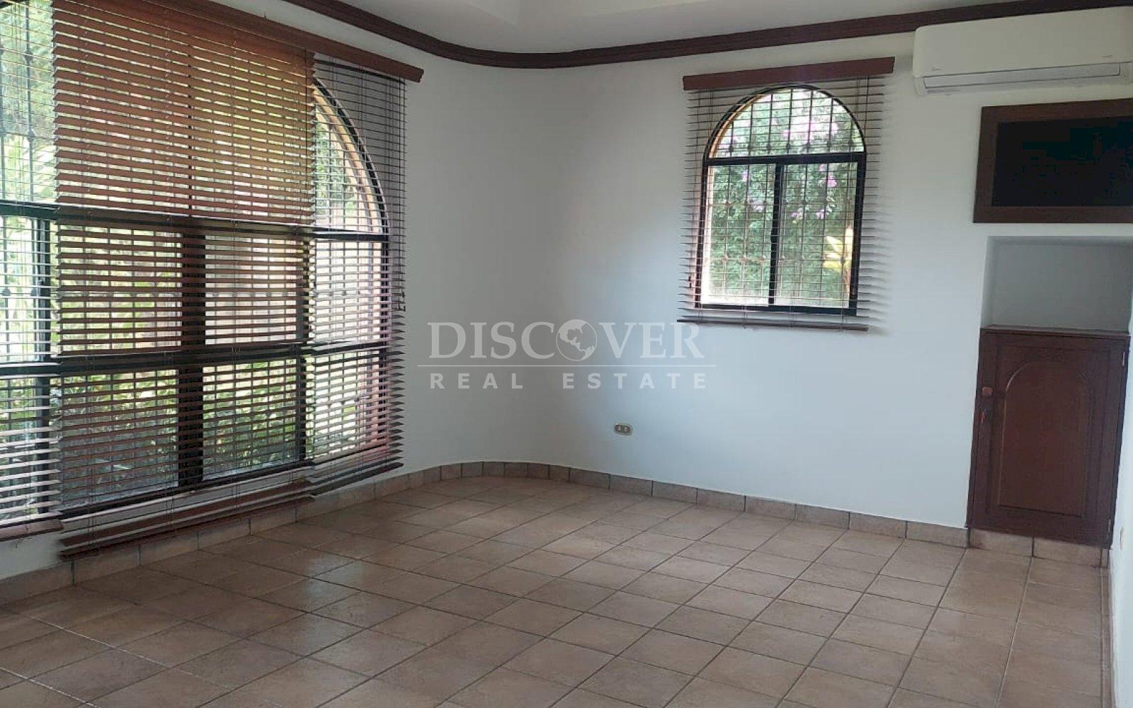  House for Sale/Rent in the Carretera Sur Residential area