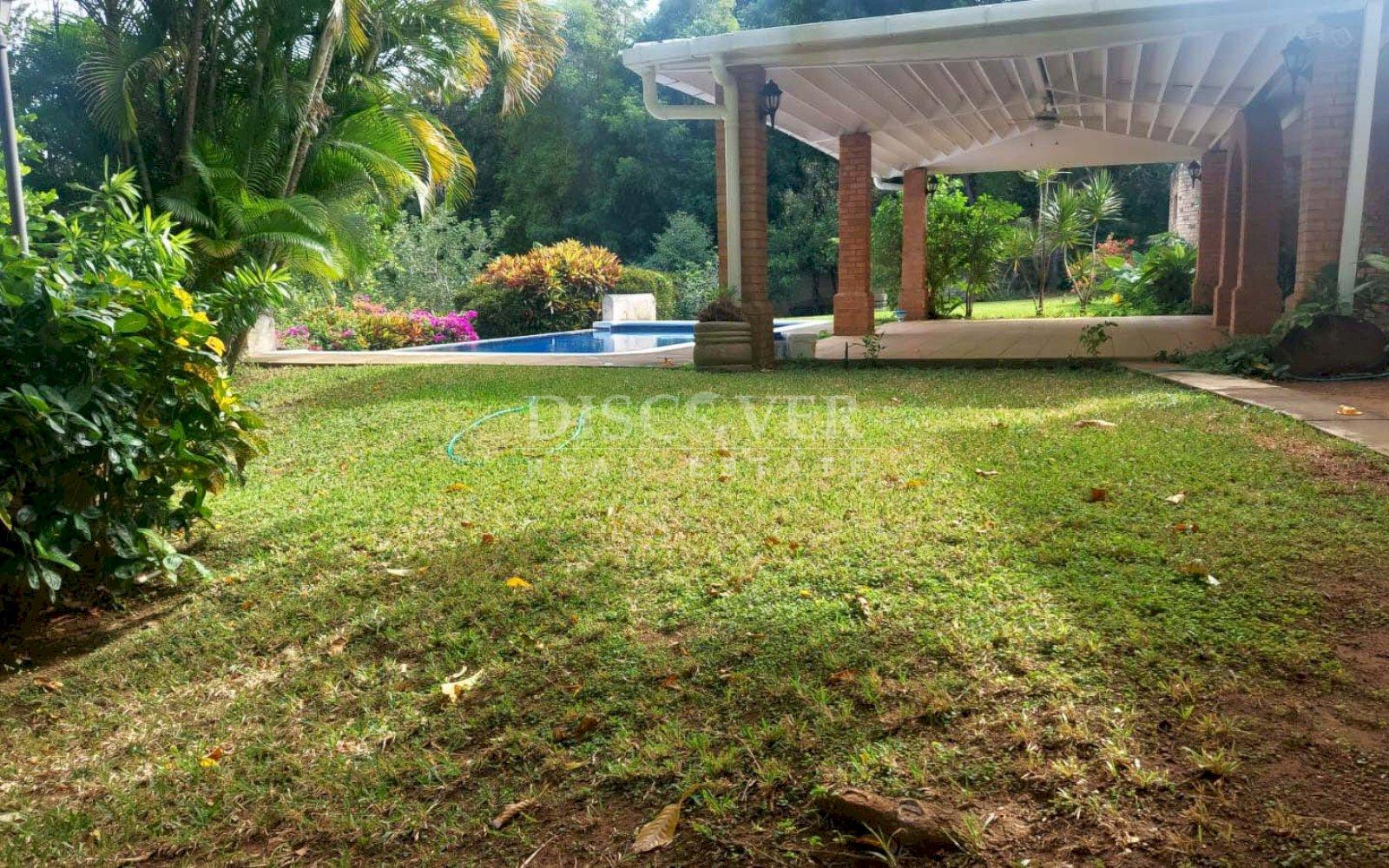  House for Sale/Rent in the Carretera Sur Residential area