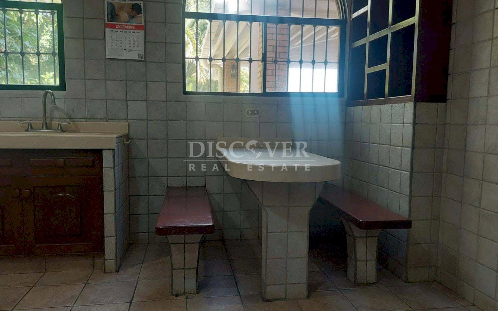  House for Sale/Rent in the Carretera Sur Residential area